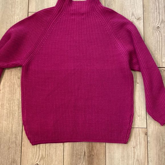 Vintage Carriage Court Oversized Fuchsia Sweater Large - Picture 7 of 7